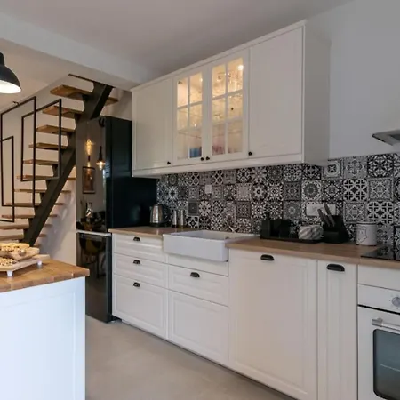 Miamare By Guide Buk Vlaka