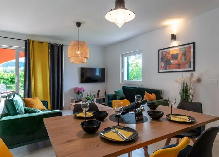 Miamare By Guide * Buk Vlaka