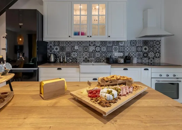 Miamare By Guide Buk Vlaka