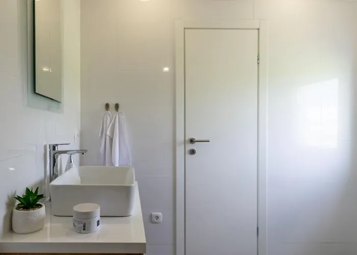 Miamare By Guide Buk Vlaka